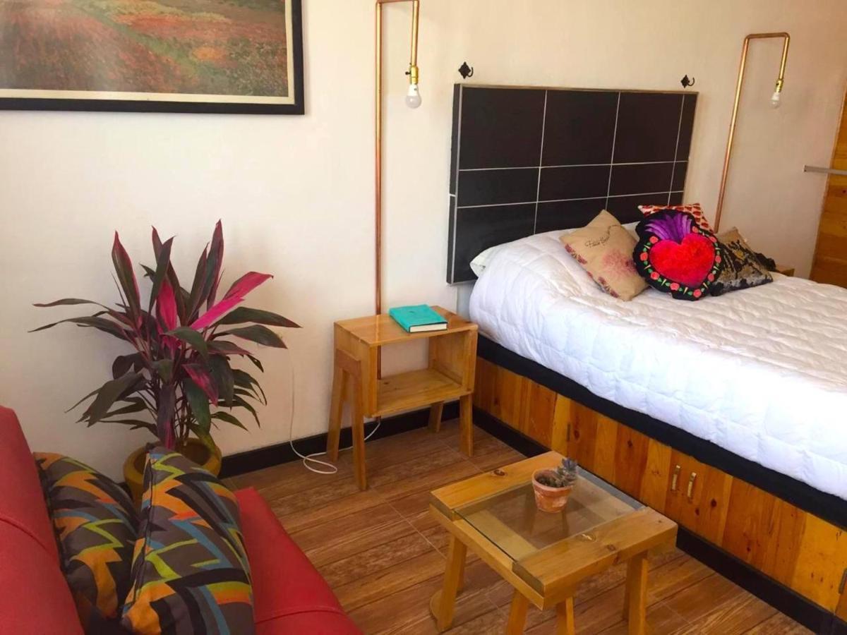 צ'ולולה Pascual Inn Suites מראה חיצוני תמונה