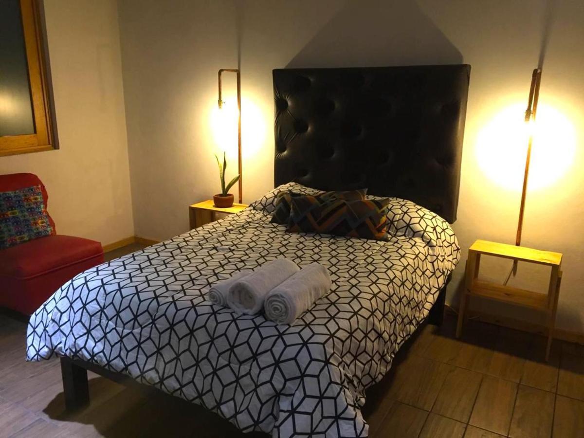 צ'ולולה Pascual Inn Suites מראה חיצוני תמונה